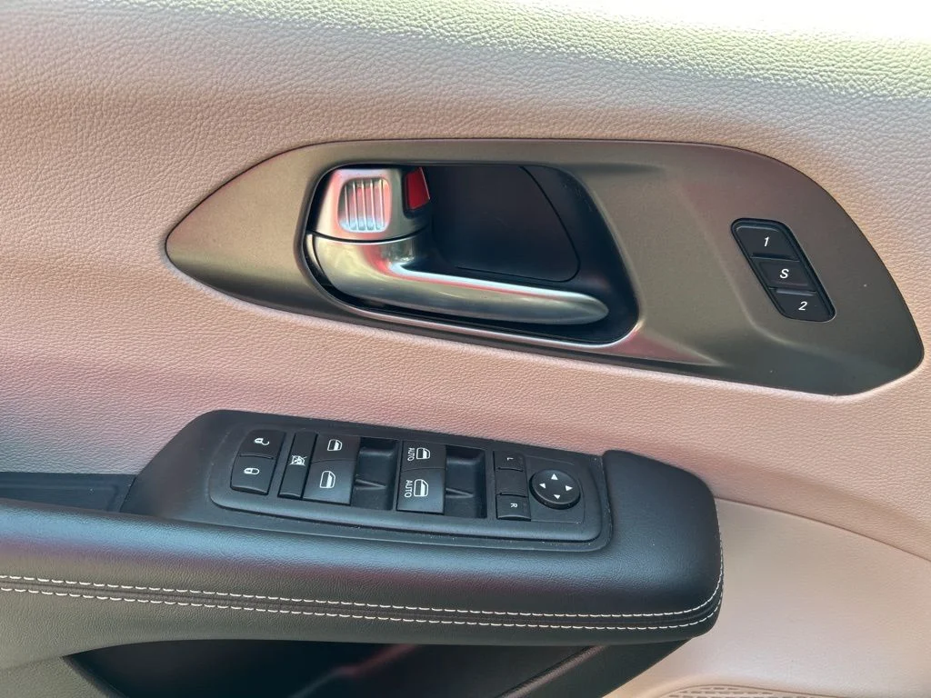 Used 2023 Gray Chrysler Touring L image 18