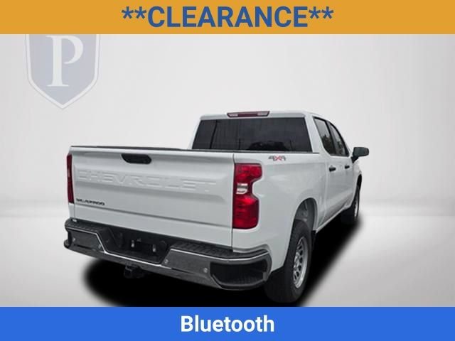 New 2026 Summit White Chevrolet WT image 8