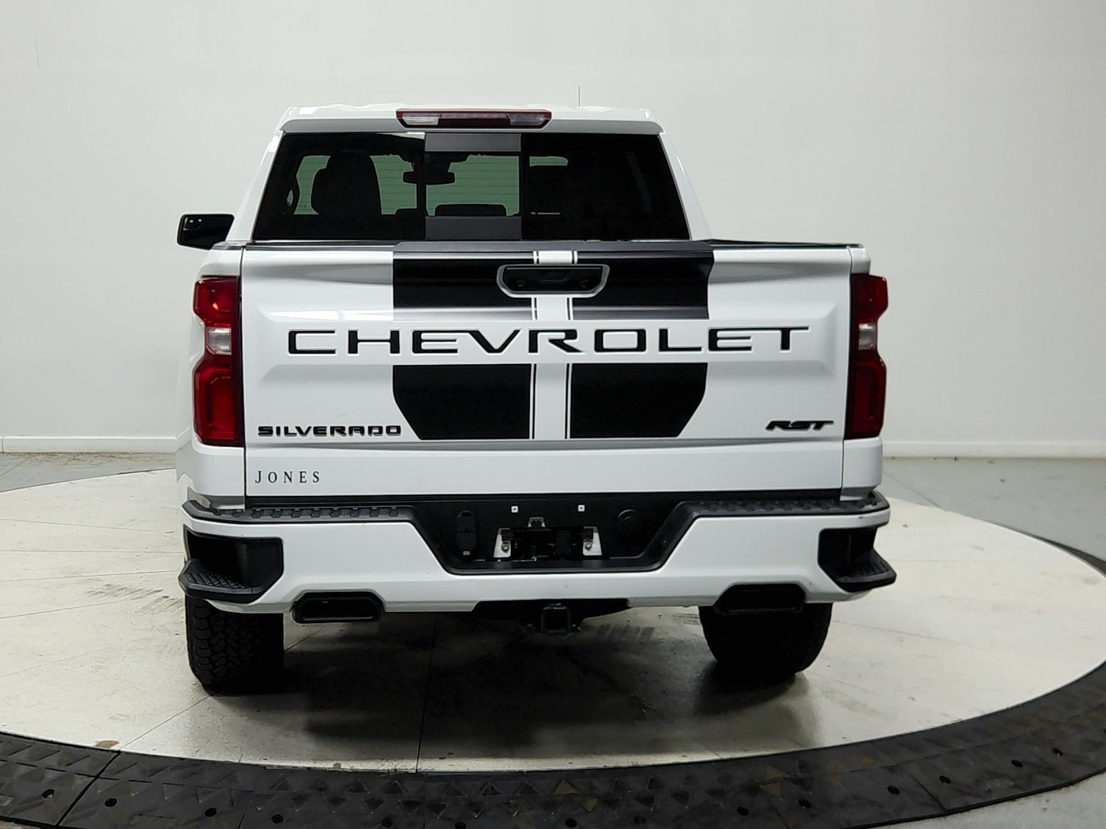 Used 2023 Summit White Chevrolet RST image 7
