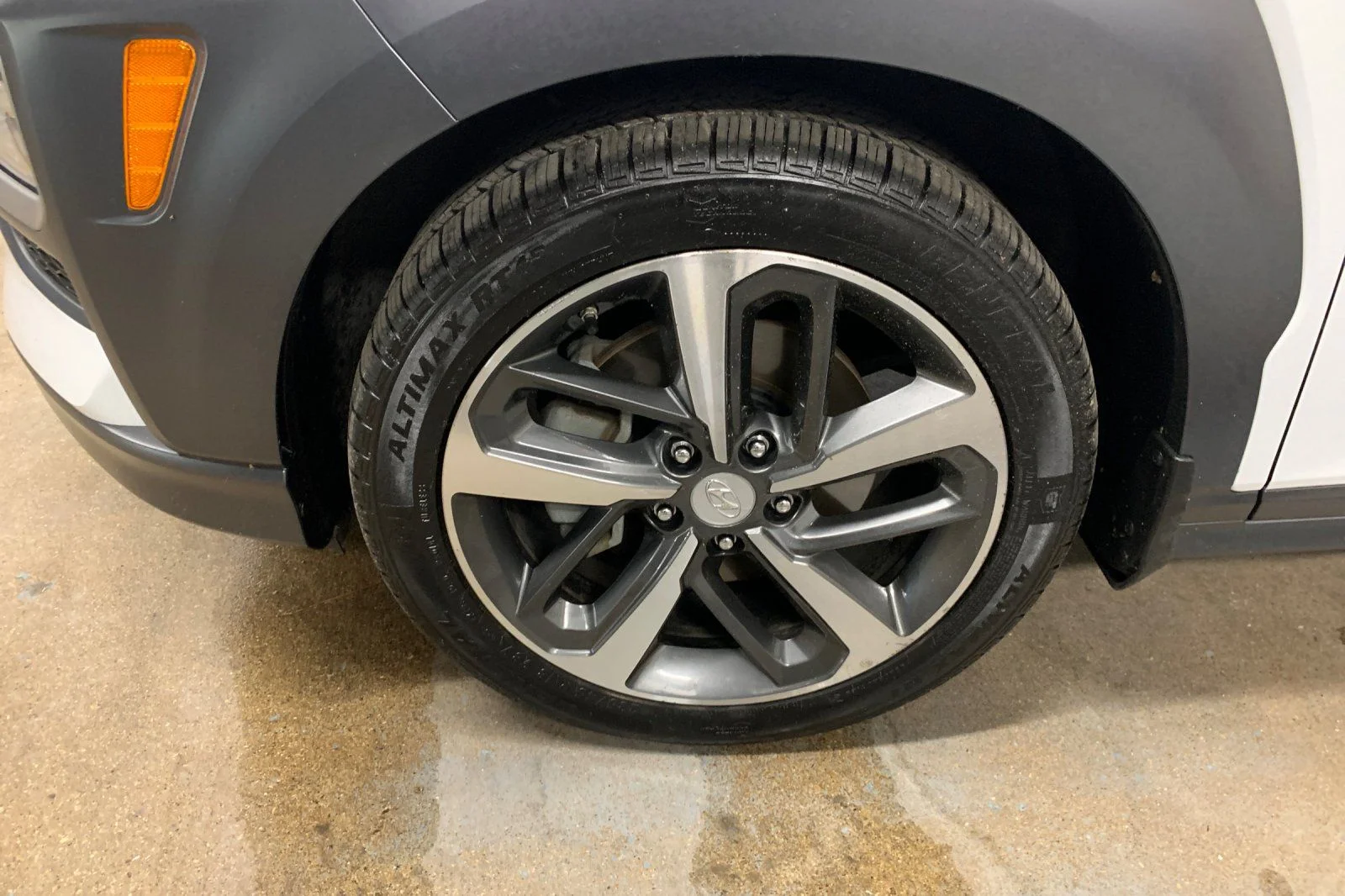 Used 2018 White Hyundai Limited image 32