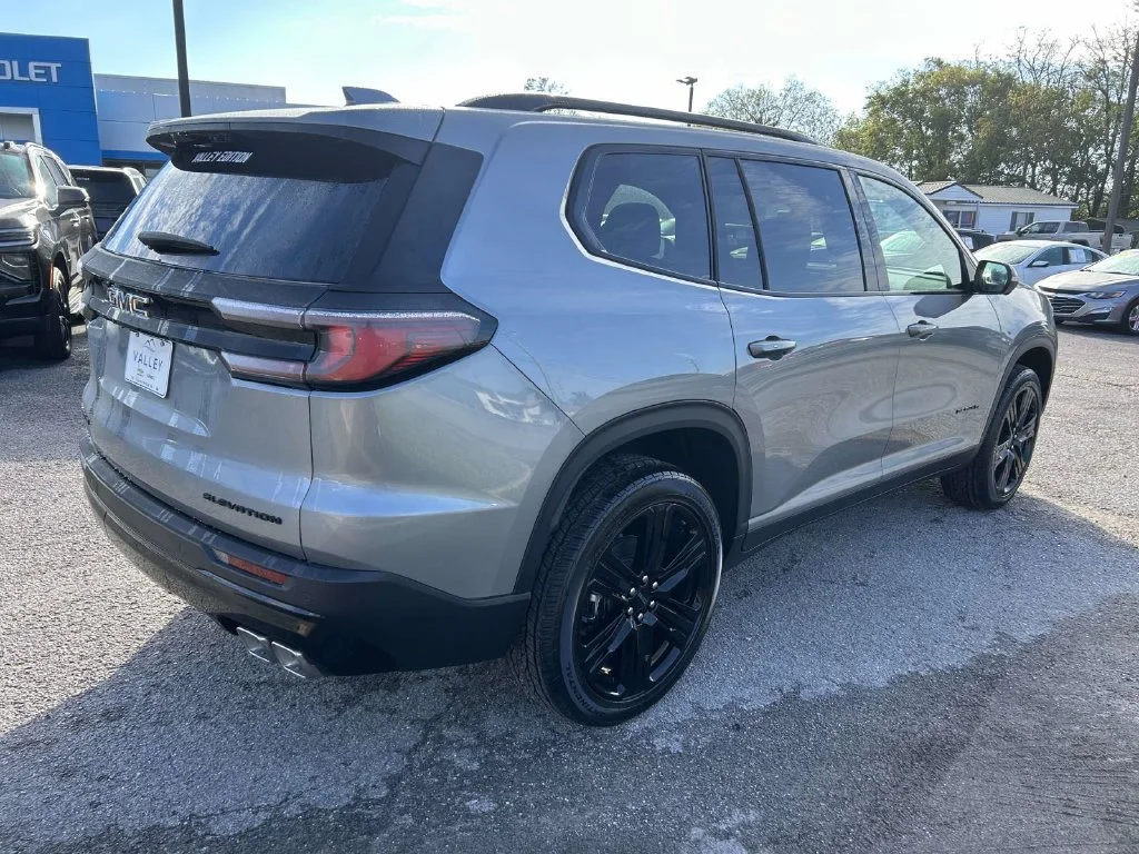 New 2027 Sterling Metallic GMC Elevation image 4