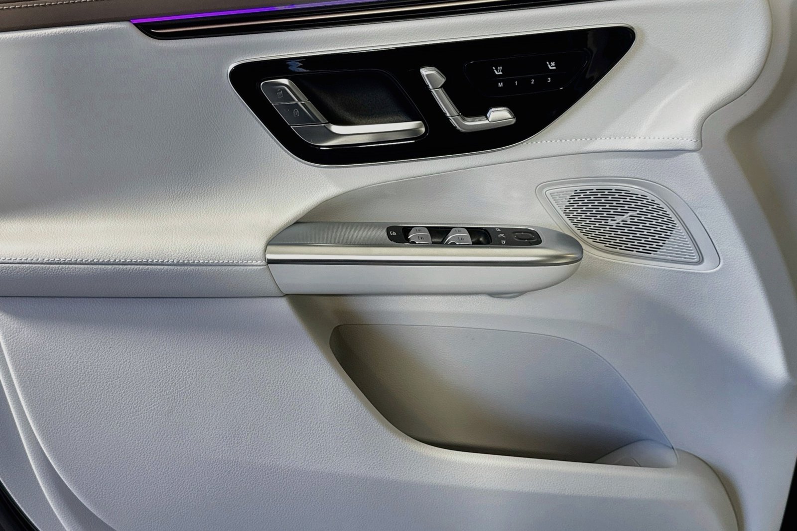 New 2027 Black Mercedes-Benz EQE 320+ image 16