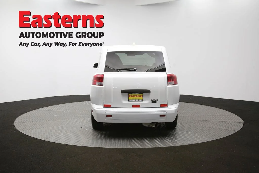 Used 2014 White VPG Taxi image 32