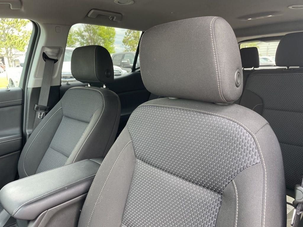 Used 2023 Black GMC SLE image 17