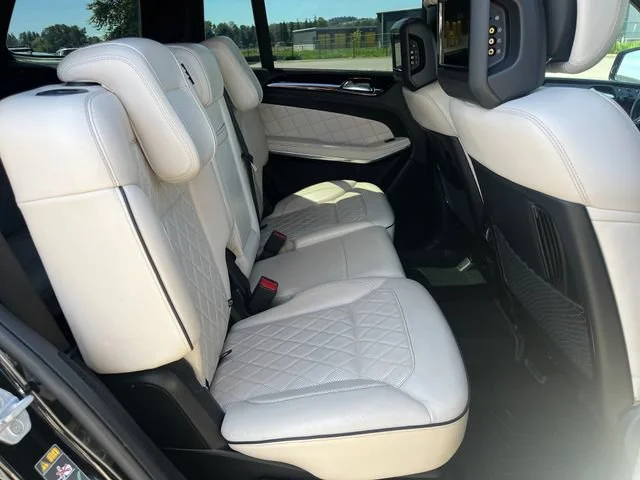 Used 2016 Obsidian Black Metallic Mercedes-Benz GL 550 image 12