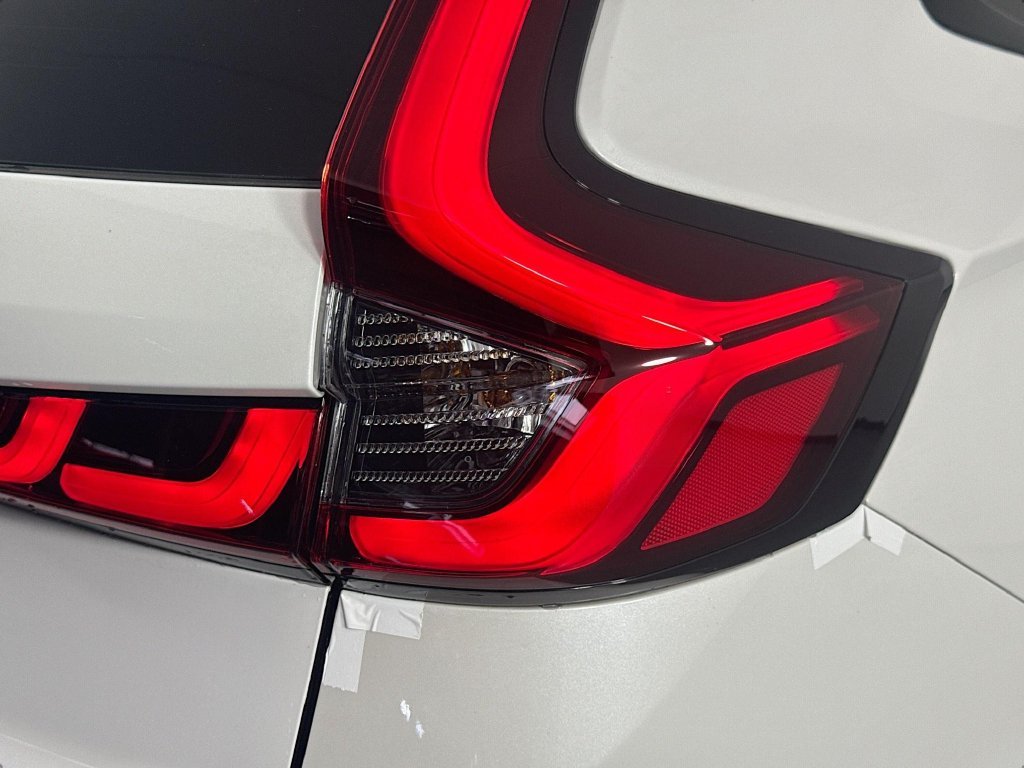 New 2027 Platinum White Pearl Honda Sport-L image 10