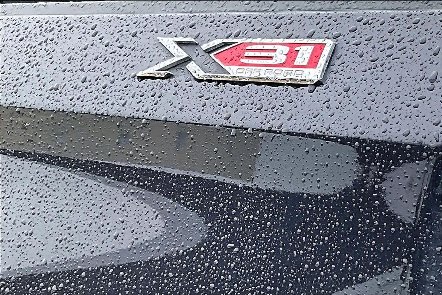 Used 2023 Titanium Rush Metallic GMC SLT image 29