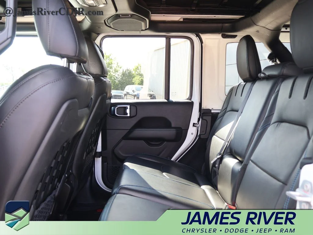 Used 2023 White Jeep Rubicon 4xe image 17