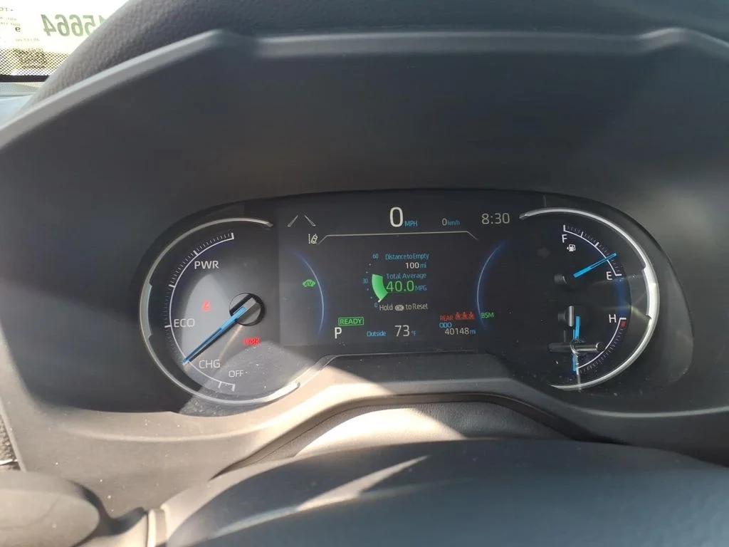 Used 2025 Silver Toyota LE image 18