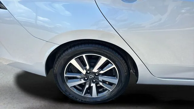 Used 2025 Silver Nissan 1.6 SV image 34