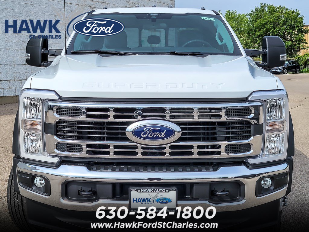 New 2026 Oxford White Ford F-450® XL image 4