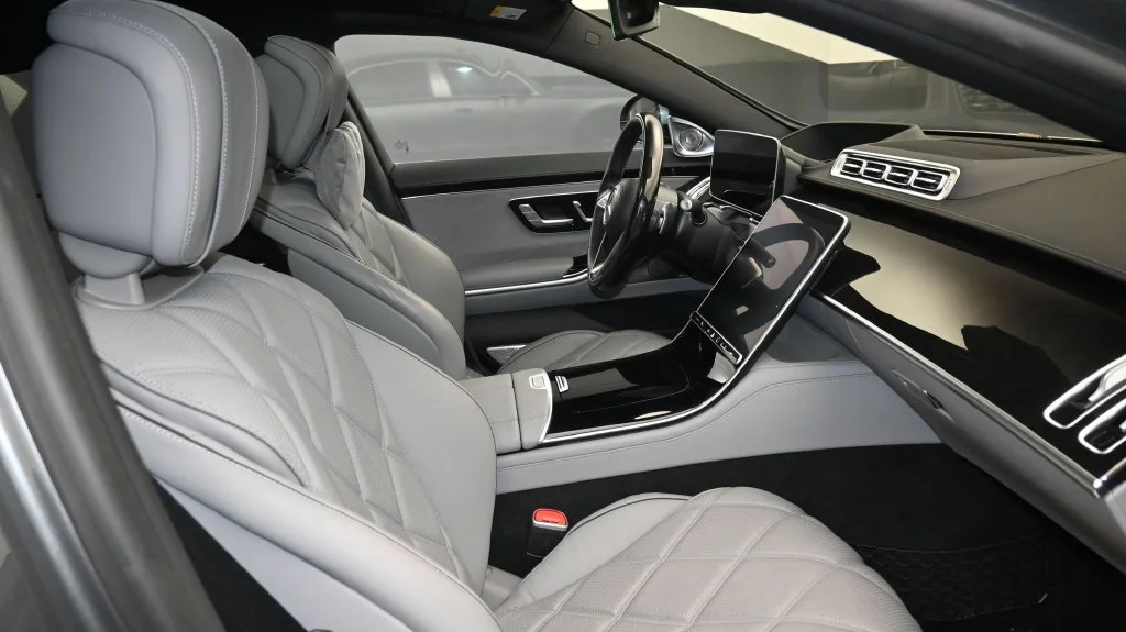 Used 2024 Silver Mercedes-Benz Maybach S 580 image 2
