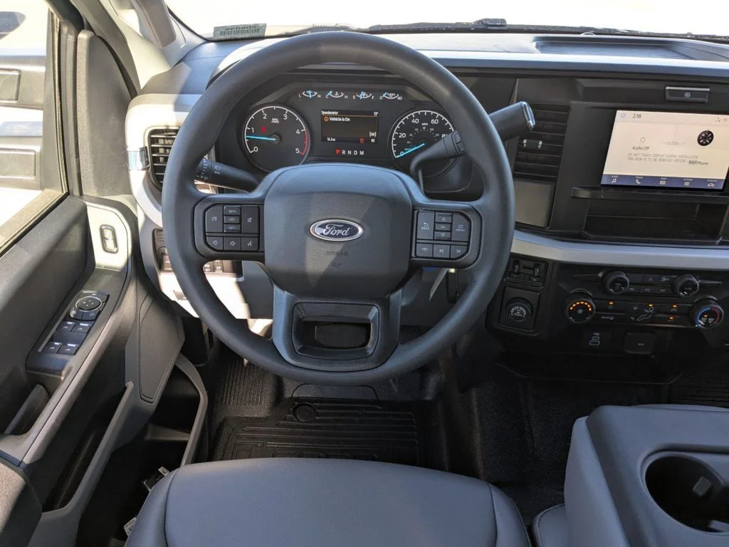 New 2026 Oxford White Ford XL image 17