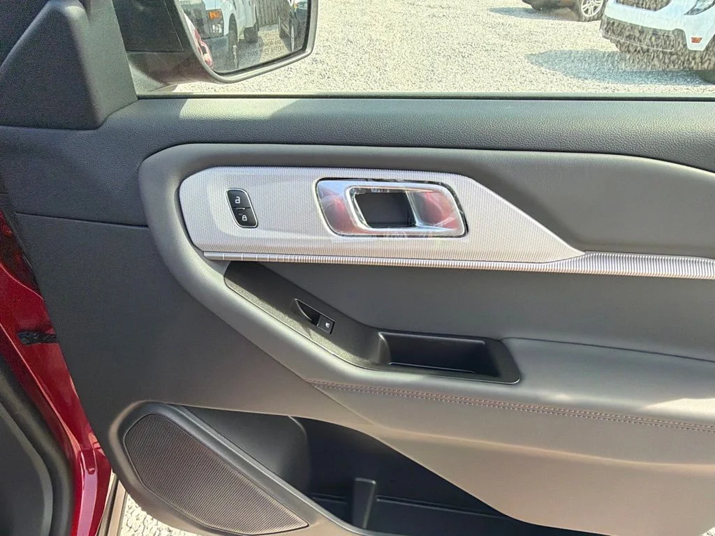 New 2027 Ruby Red Metallic Tinted Clearcoat Ford Active image 37