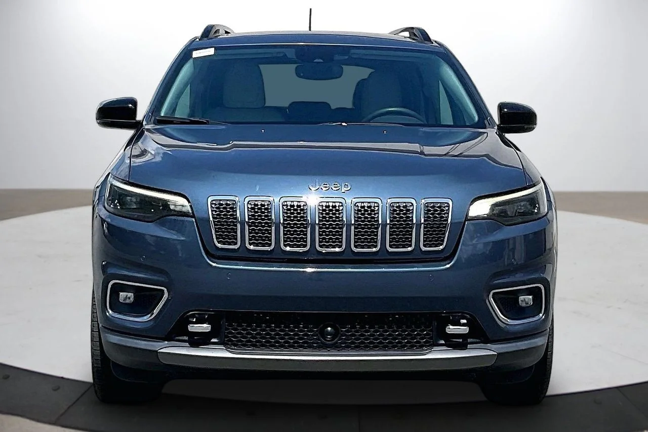 Used 2022 Blue Jeep Limited image 3