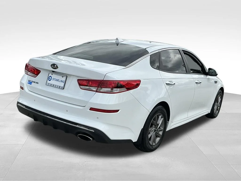 Used 2020 White Kia LX image 9