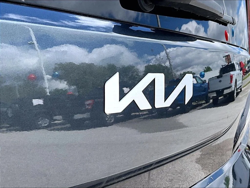 2025 Kia Soul LX - Photo 9