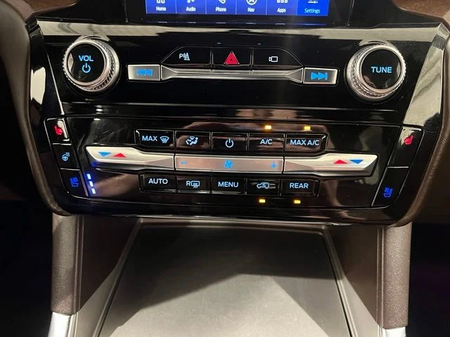 Used 2022 Red Ford King Ranch image 15