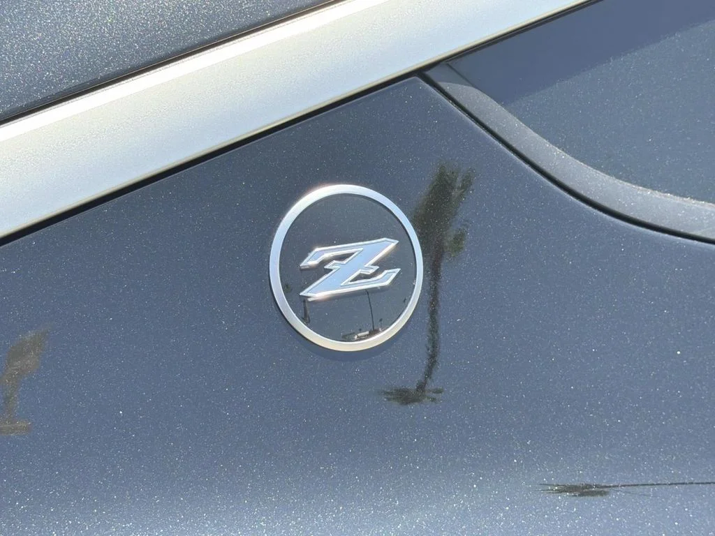 Used 2025 Black Diamond Pearl Nissan Performance image 23