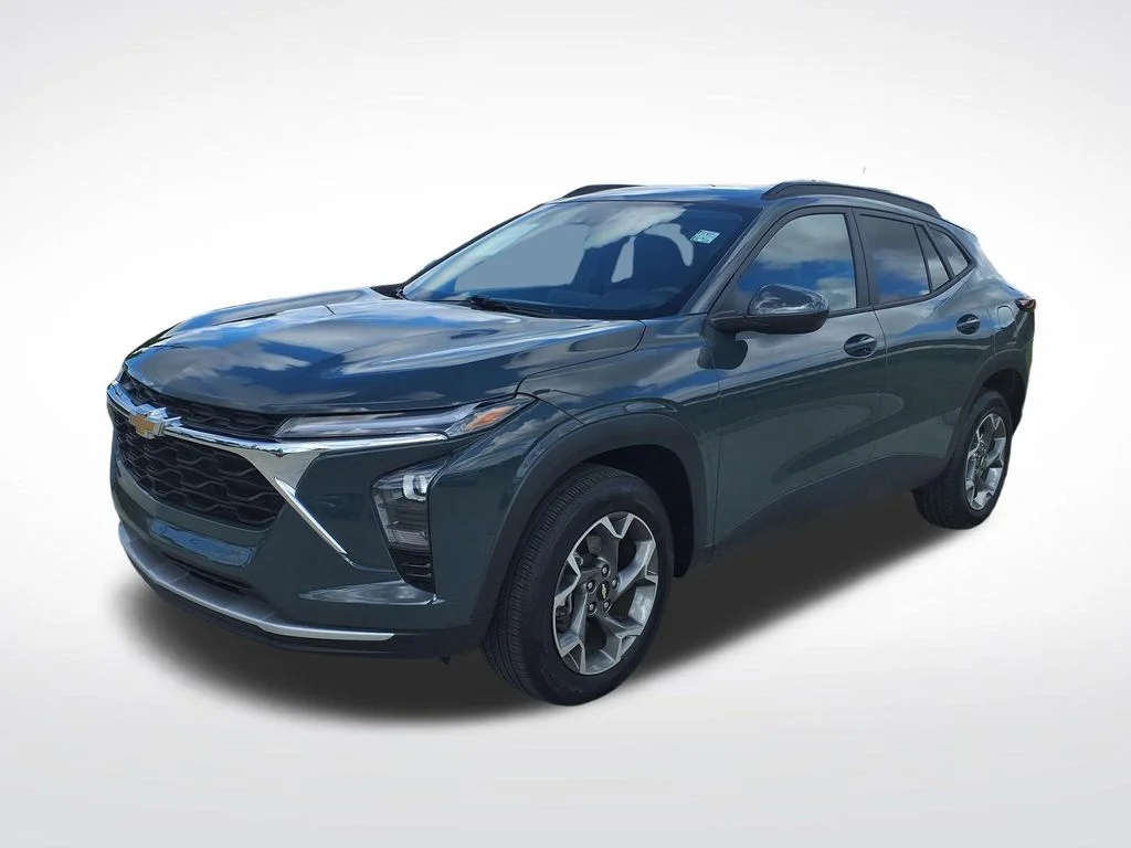 Used 2025 Gray Chevrolet LT image 3