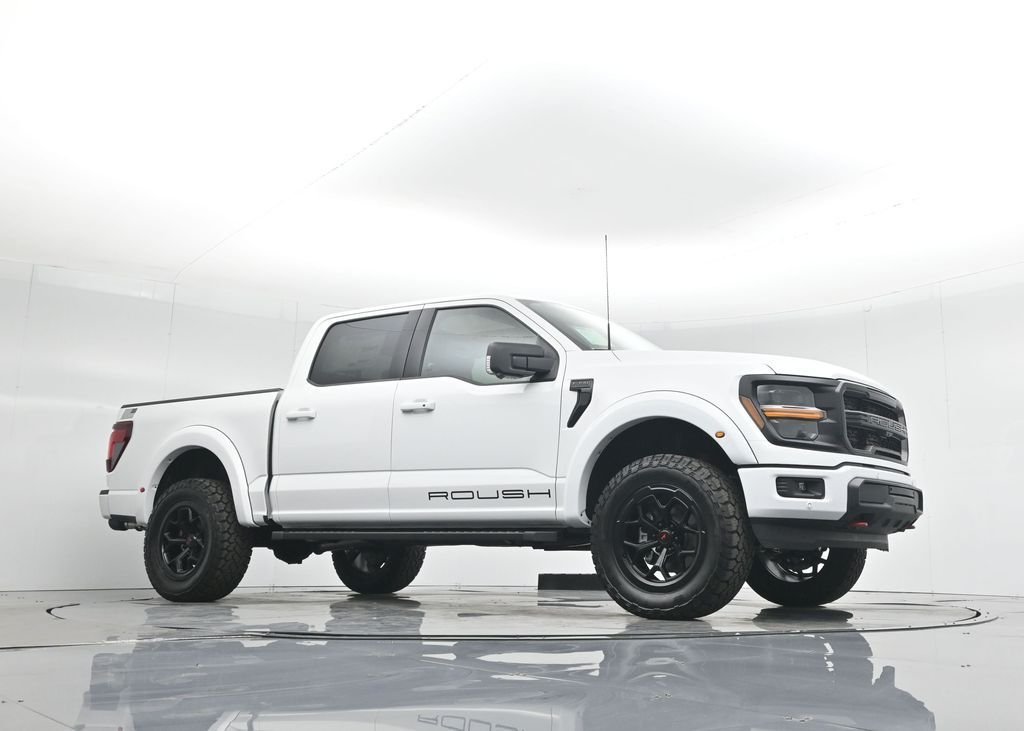New 2025 Oxford White Ford XLT image 3