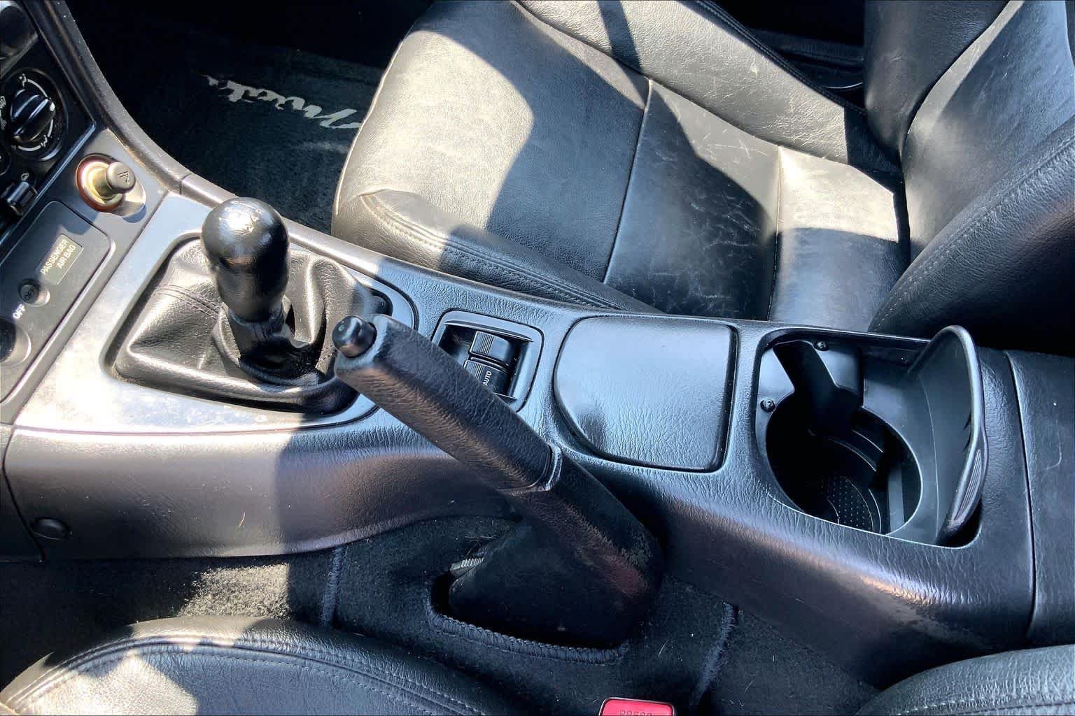 Used 2001 Sunlight Silver Metallic Mazda Base image 14