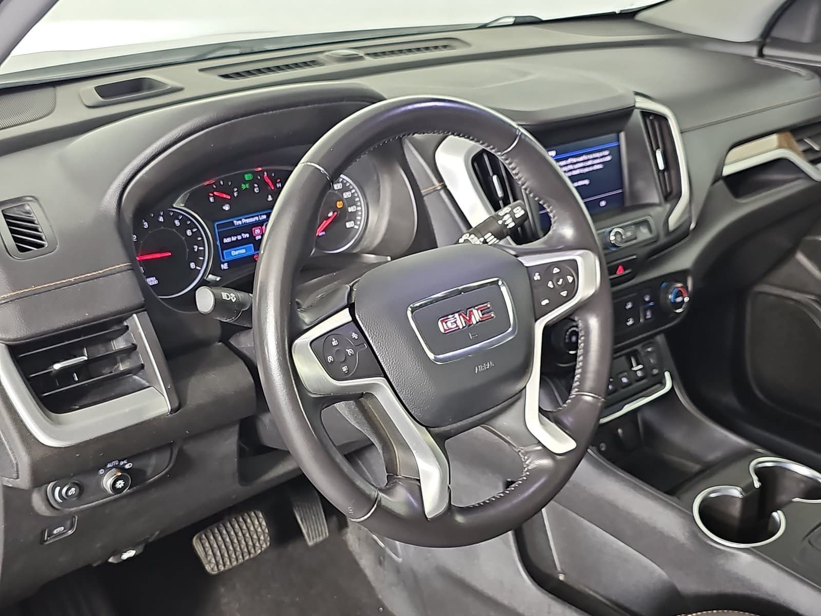 Used 2020 Black GMC SLE image 15