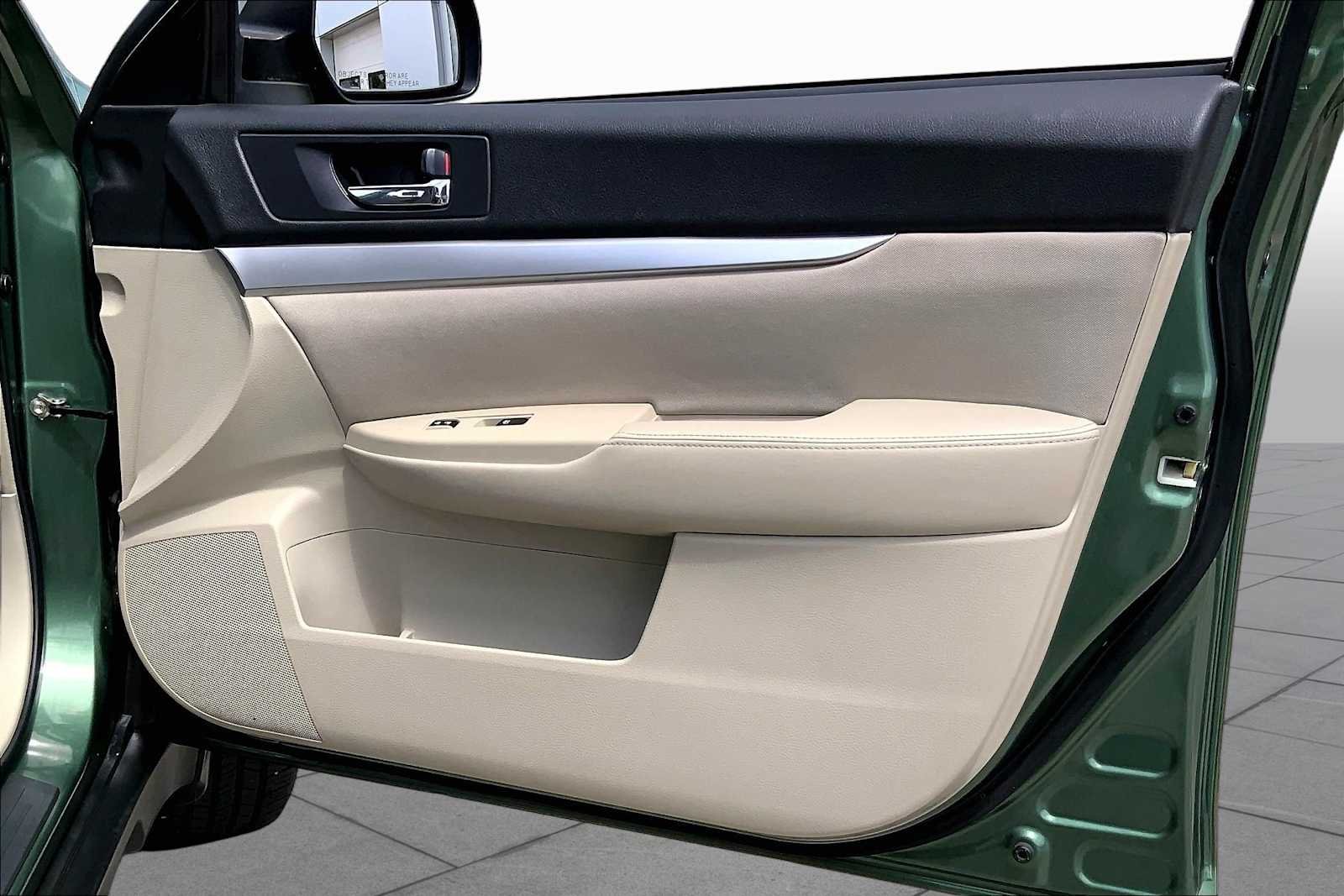 Used 2014 Cypress Green Pearl Subaru 2.5i Premium image 22