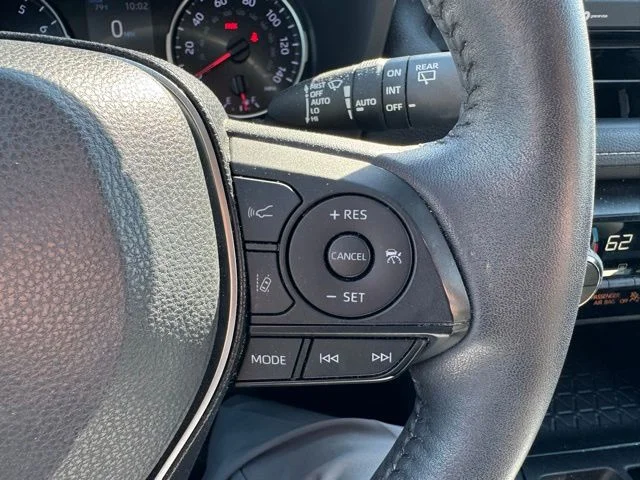 Used 2020 Midnight Black Metallic Toyota XLE image 18