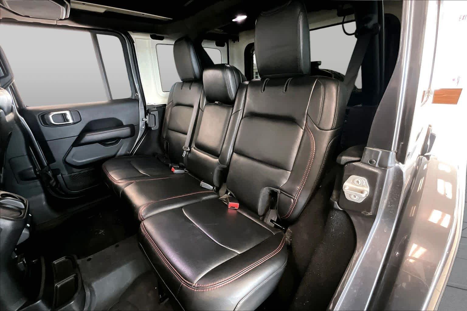 Used 2019 Granite Crystal Metallic Clearcoat Jeep Rubicon image 18