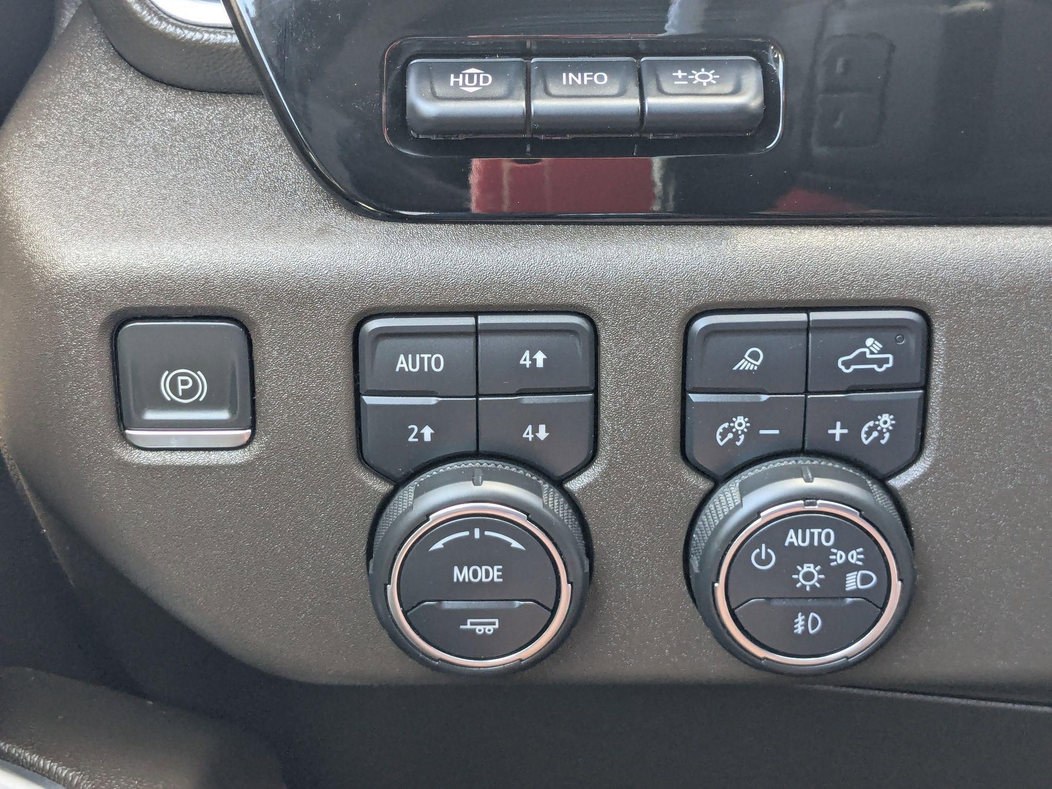 Used 2022 Summit White Chevrolet LTZ image 18