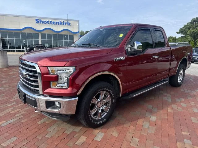 Used 2016 Red Ford XLT image 1