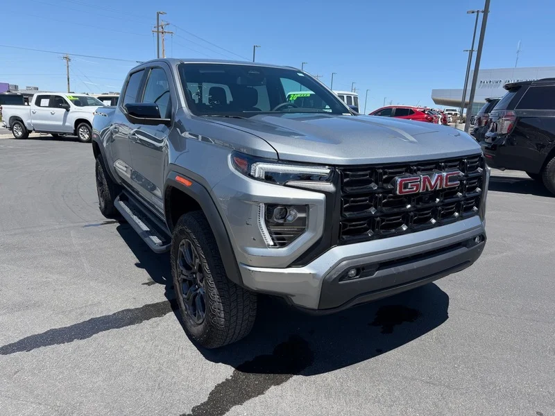 2024 GMC Canyon 2WD Elevation Crew Cab Short Box's photo