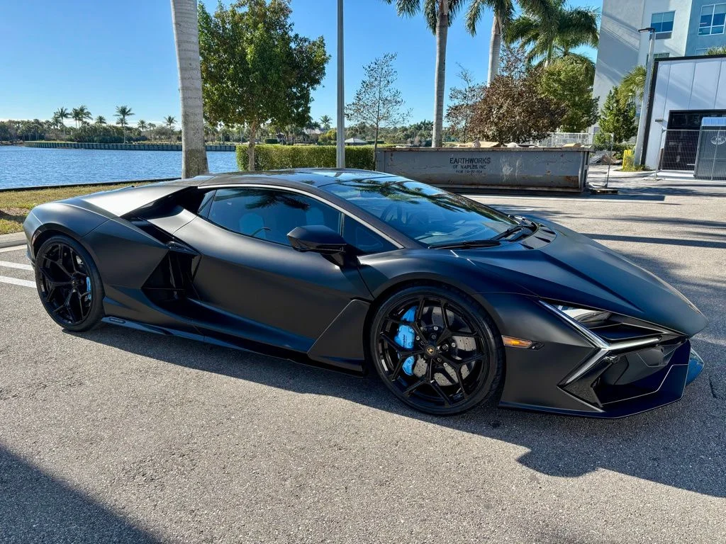 Used 2025 Black Lamborghini  image 4