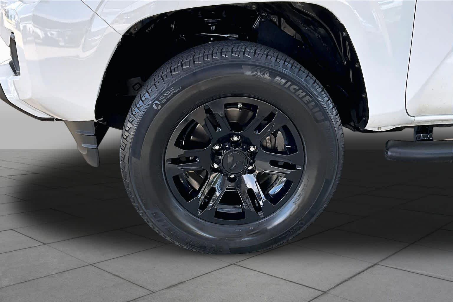 Used 2018 Super White Toyota SR image 9