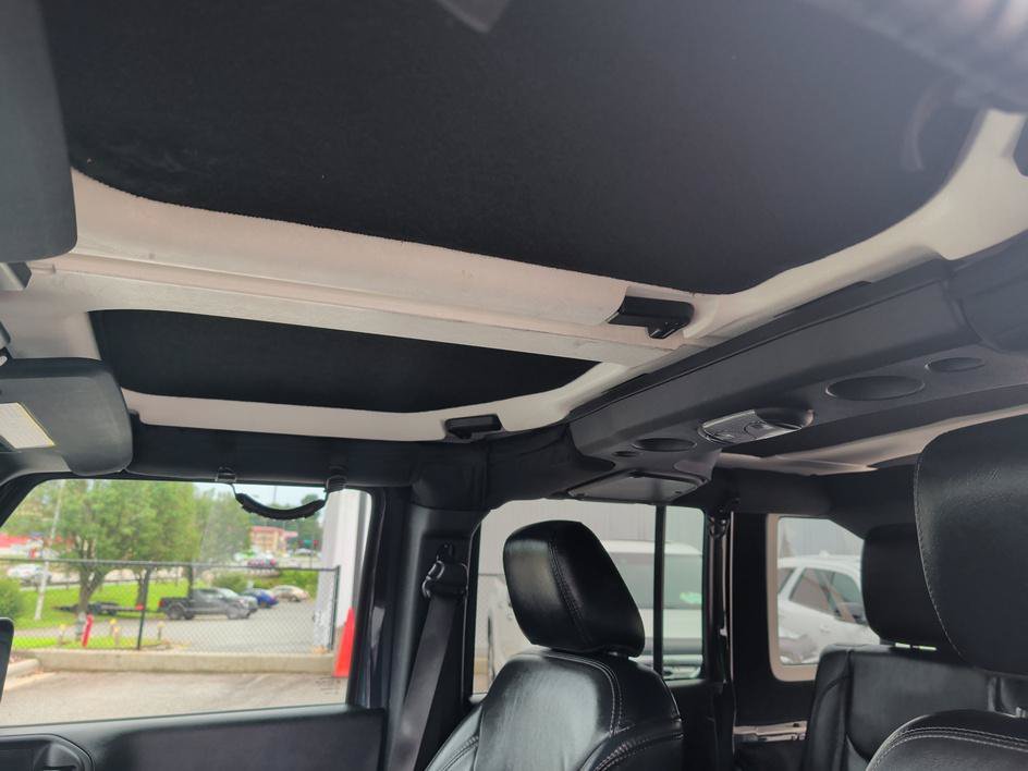 Used 2018 Rhino Clearcoat Jeep Altitude image 27