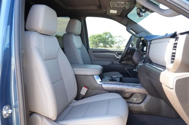 Used 2025 Blue Chevrolet LTZ image 17