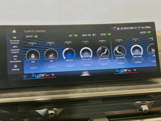 Used 2023 Gray BMW xDrive40i image 18