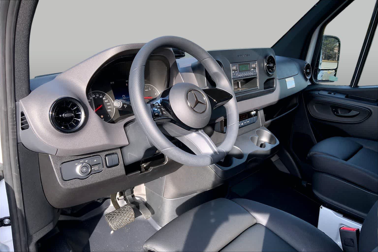 New 2026 Arctic White Mercedes-Benz  image 9