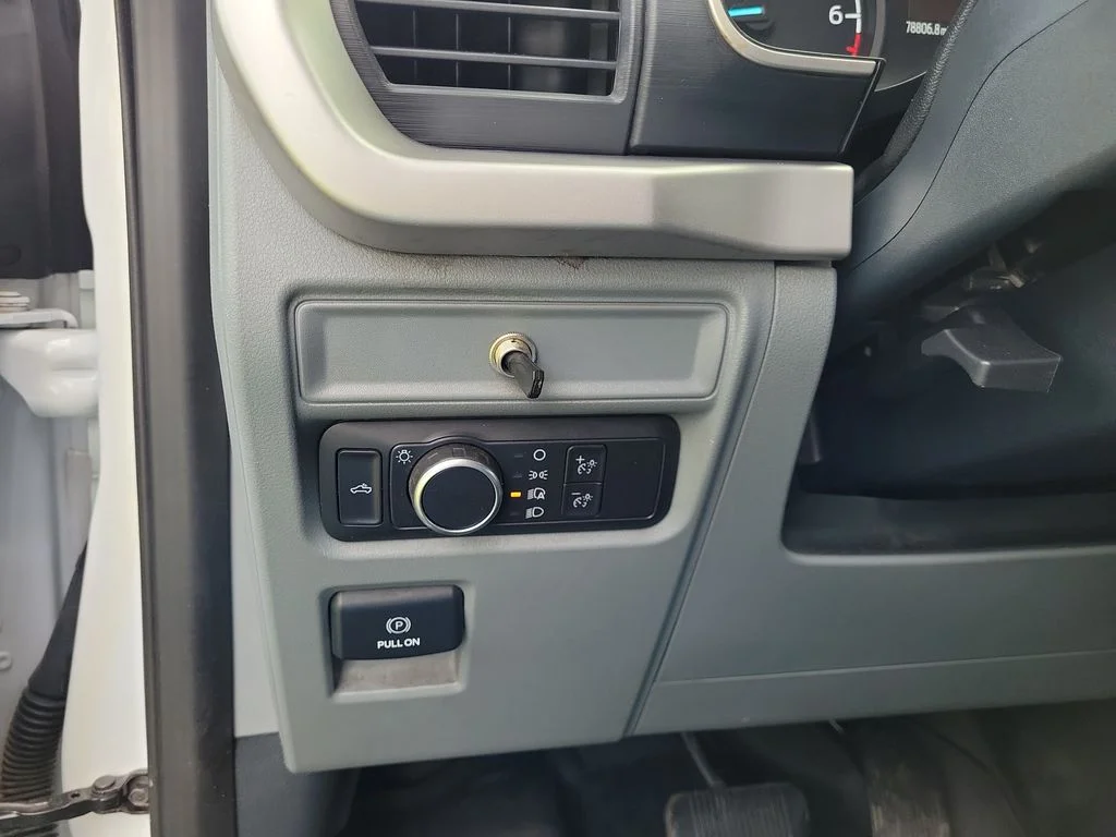 Used 2022 Oxford White Ford XL image 25