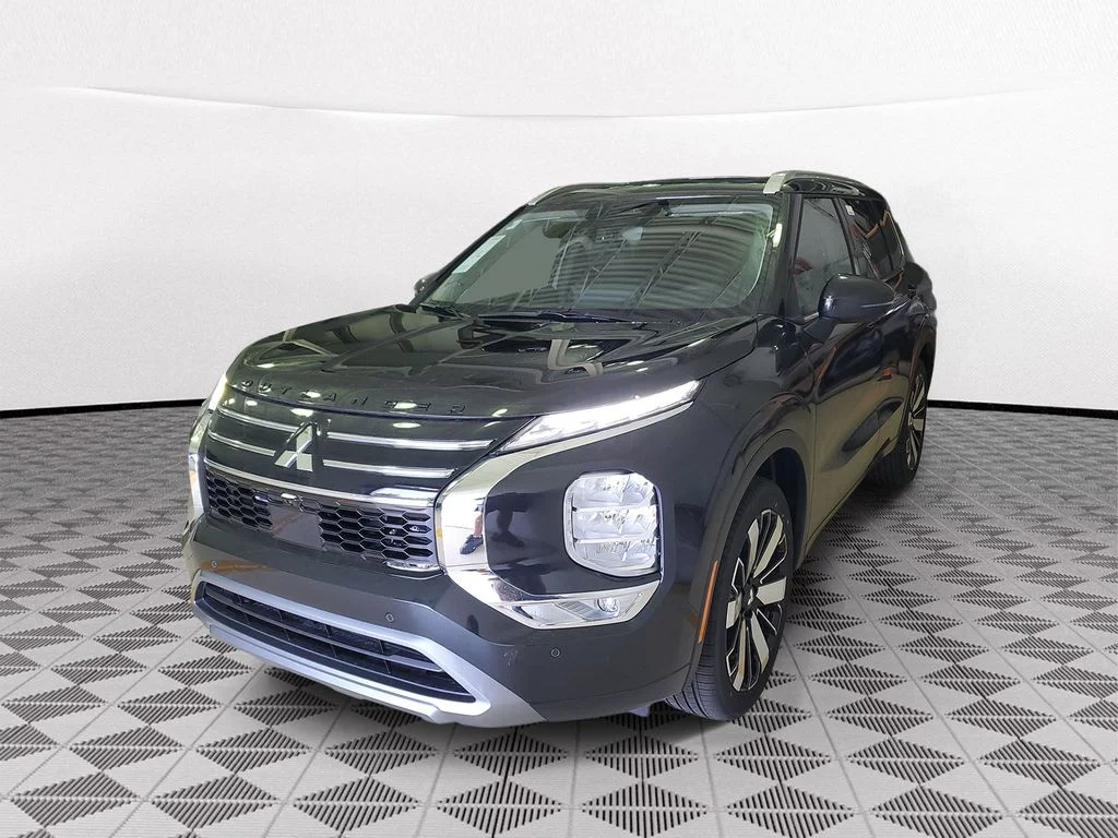 New 2026 Black Mitsubishi SEL image 3