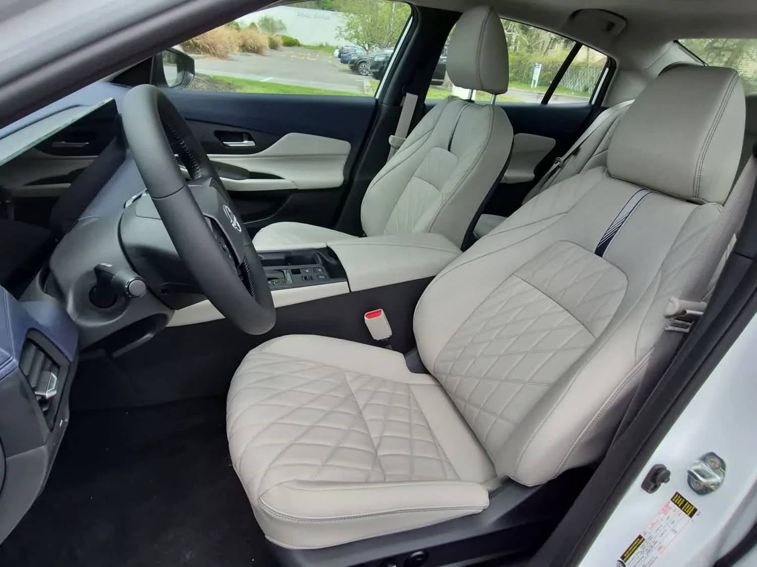 New 2026 Aspen White Tricoat Nissan SL image 10