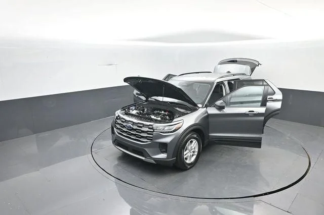 New 2026 Carbonized Gray Metallic Ford Active image 37