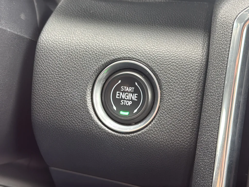 Used 2024 Silver GMC Elevation image 13