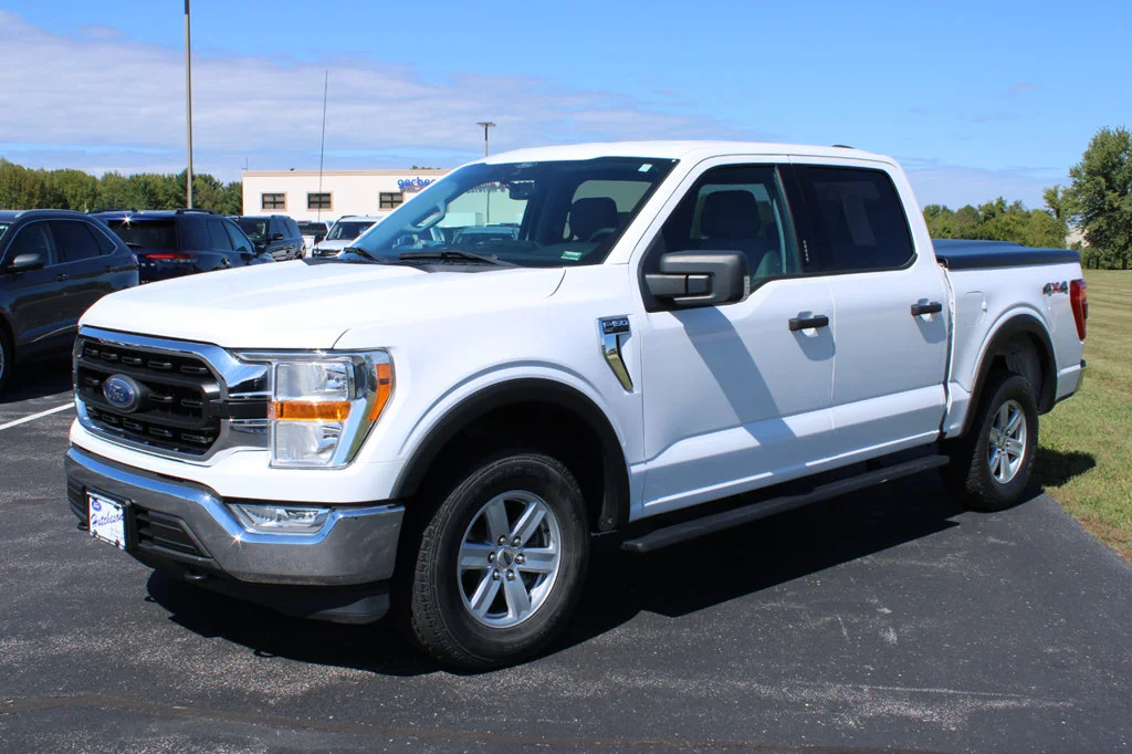 Used 2021 Oxford White Ford XLT image 3