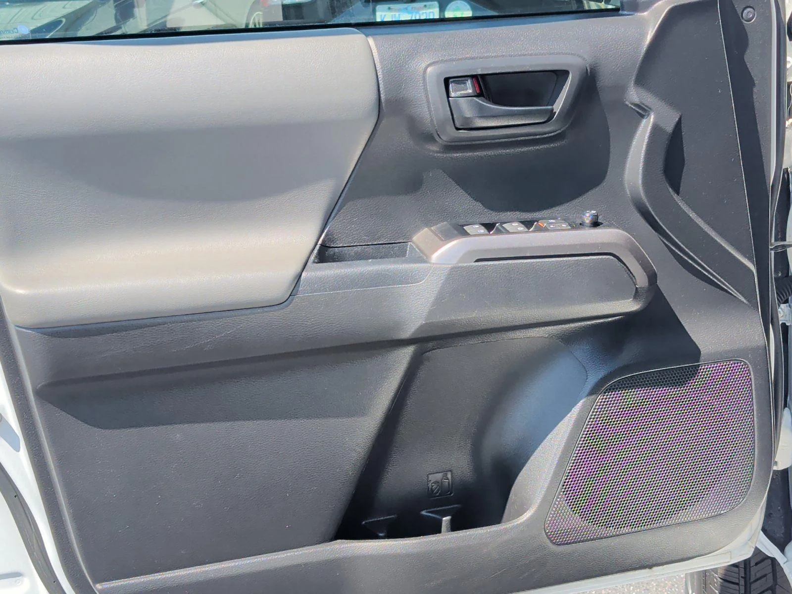 Used 2023 Ice Cap Toyota SR5 image 13