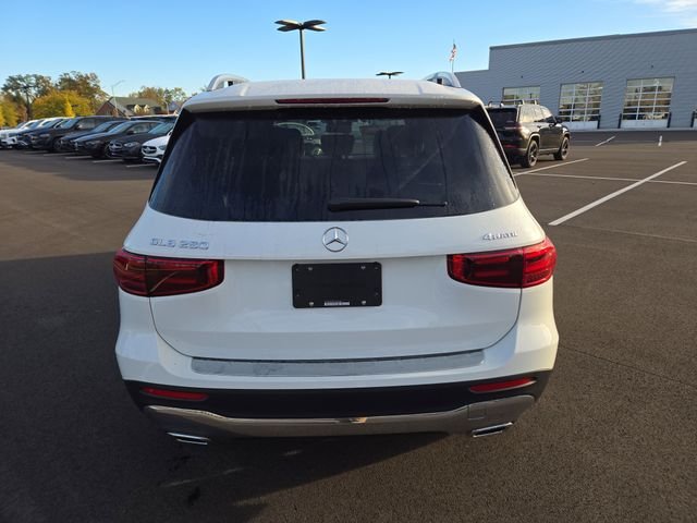 New 2026 Polar White Mercedes-Benz GLB250 image 4
