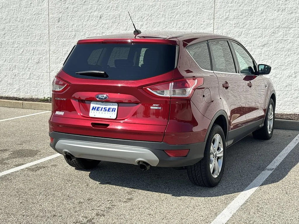 Used 2016 Red Ford SE image 13