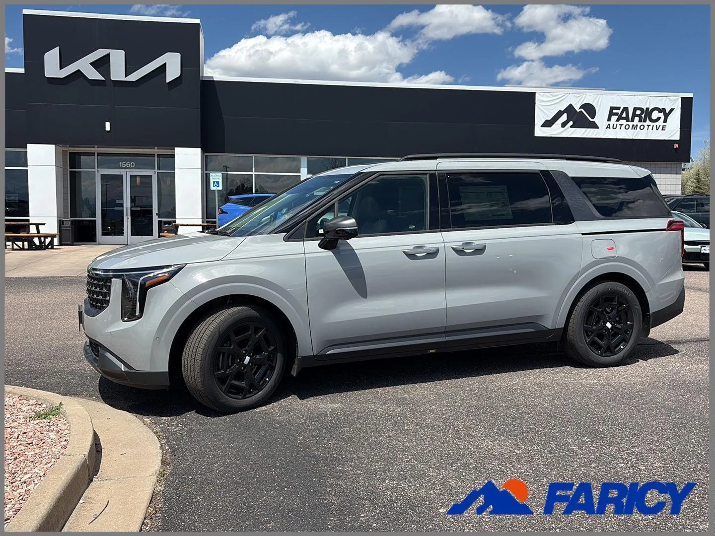 2026 Kia Sedona SX Prestige HEV's photo