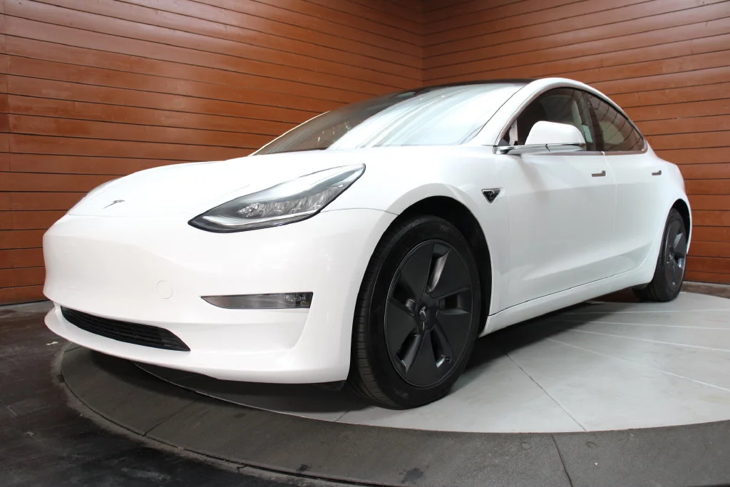 Used 2020 Pearl White Multi-Coat Tesla Long Range image 1